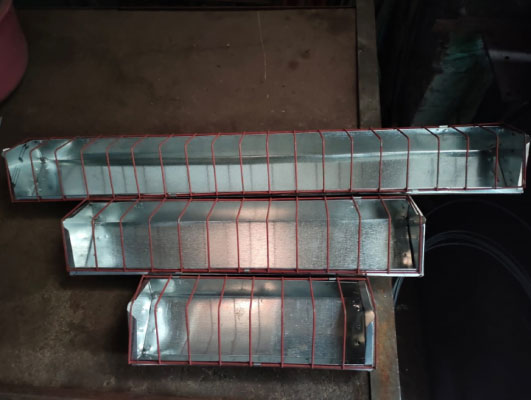 comedero-lineal-metalica-taller-avicola-granja-2