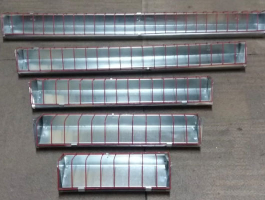 comedero-lineal-metalica-taller-avicola-granja-3